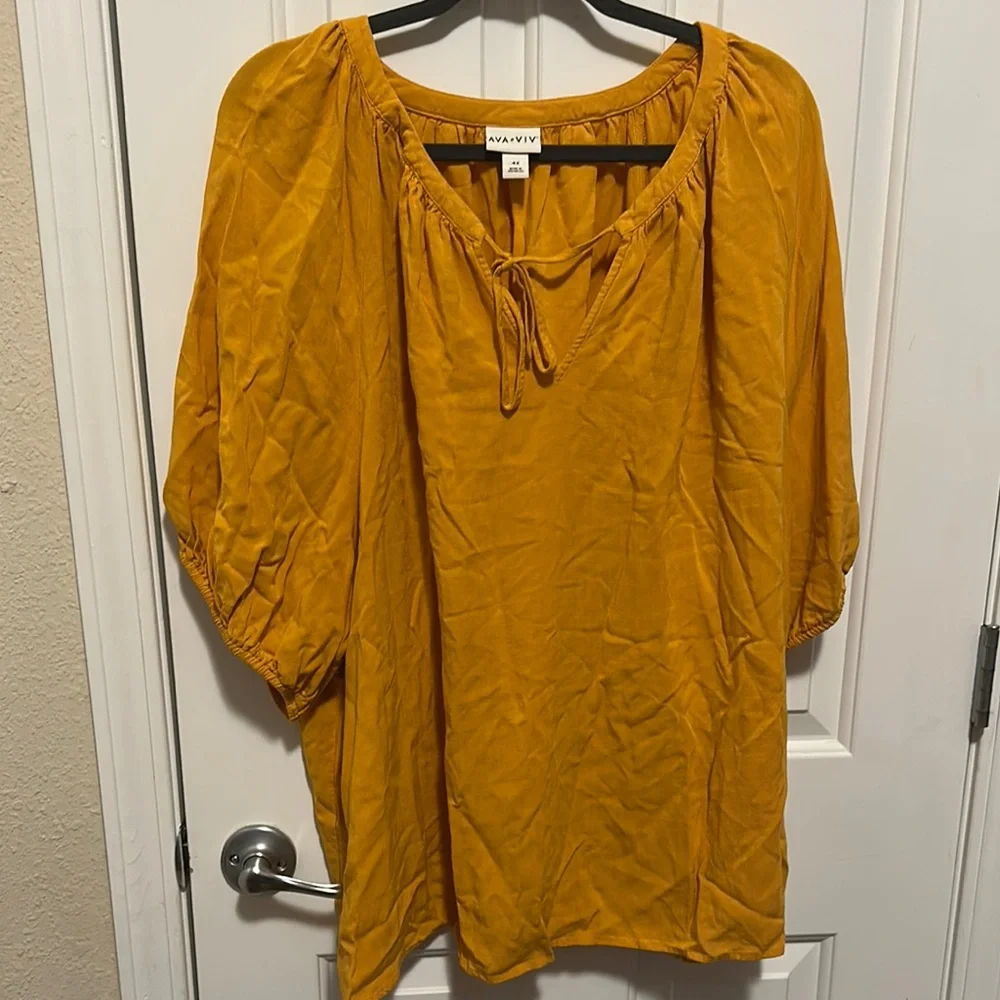 Ava & Viv Gold Tunic with 3/4 Sleeves and Tie Front - Picture 1 of 6
